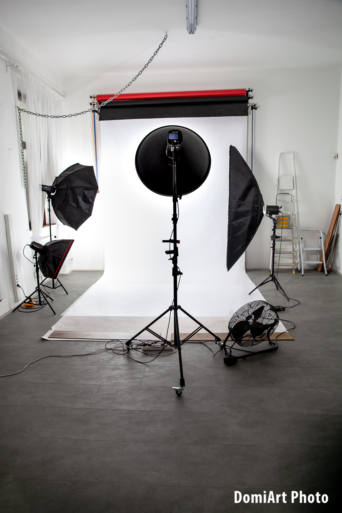 Erotikus fotózás berendezett háttere barokk stílusban