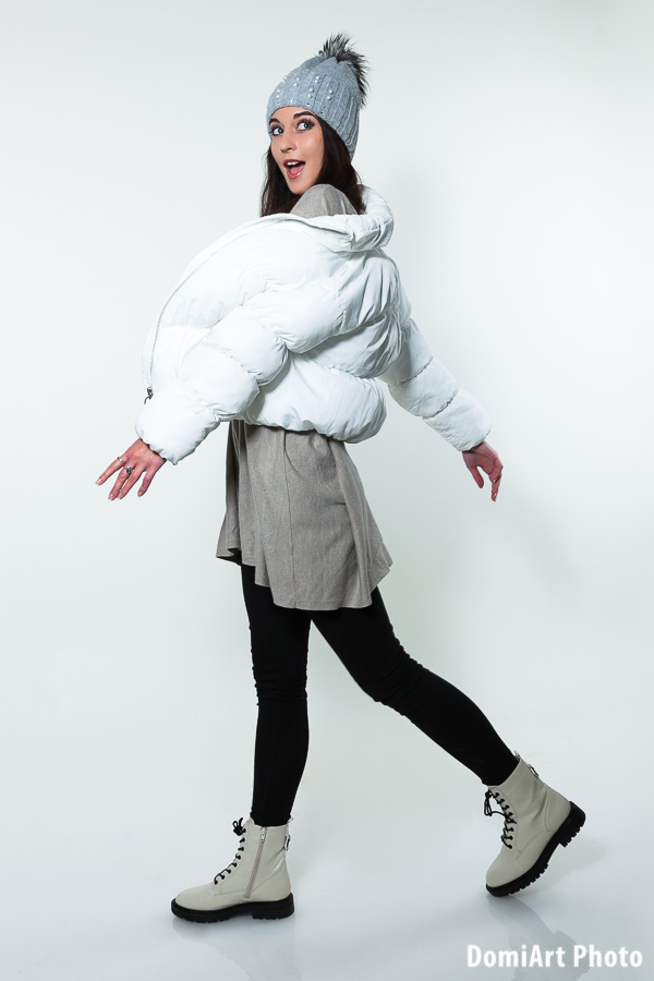 modell casting és fotózás a domiart modell egyik része, aminek a végén divatfotózást is ynerhet a jelentkező